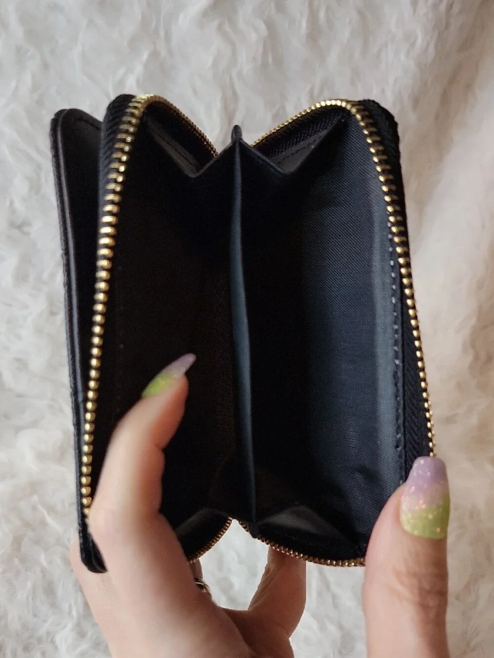 Badgley Mischka Black Textured Zip Wallet w/Gold Hardware